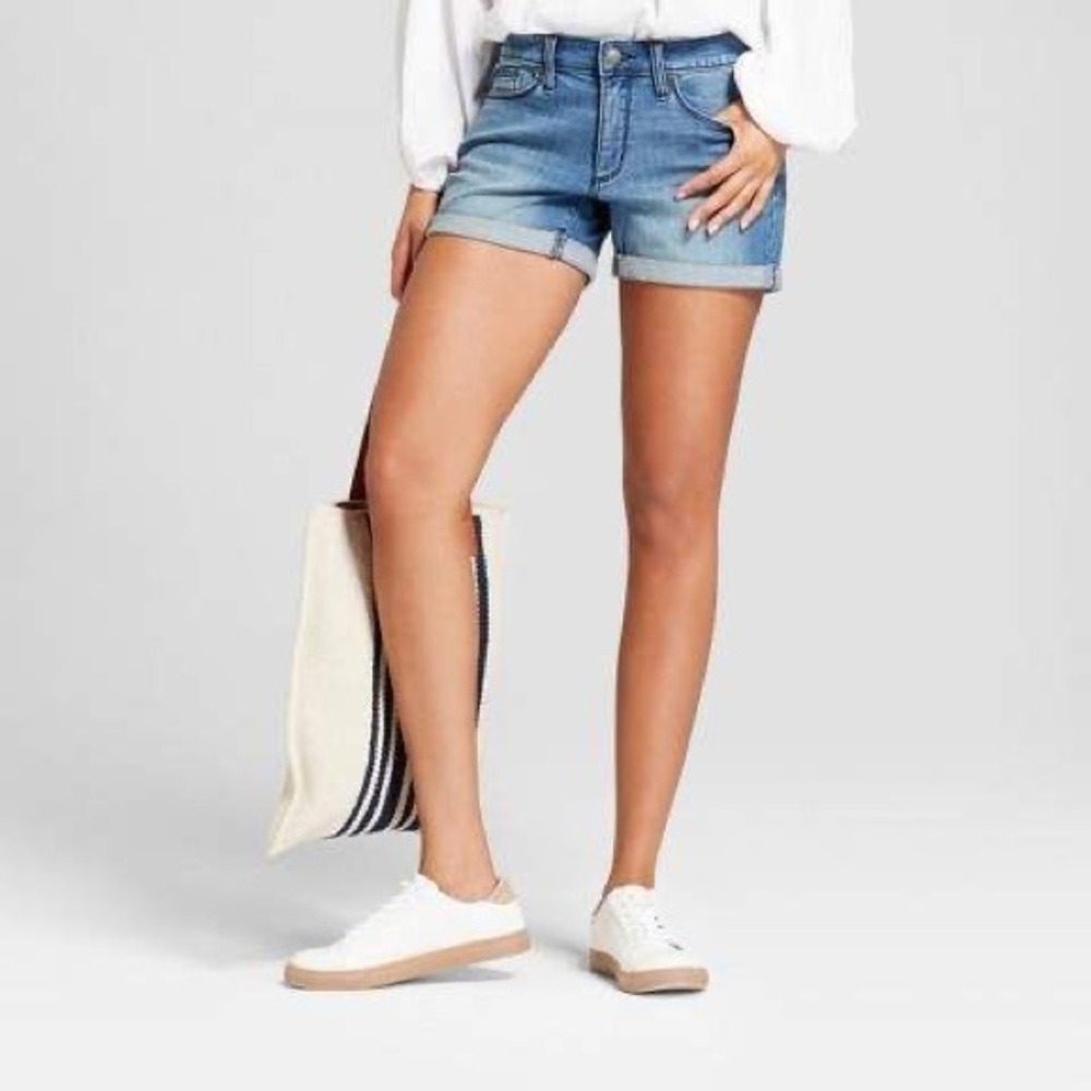 Universal Thread Mid Ruse MidiLight Wash Cuffed Hem Jean Shorts